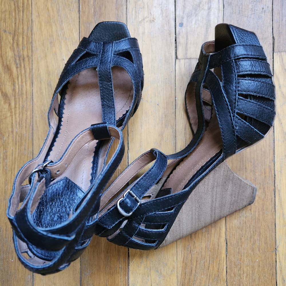 Lucky Brand strappy leather wedge heels. Size 9.
